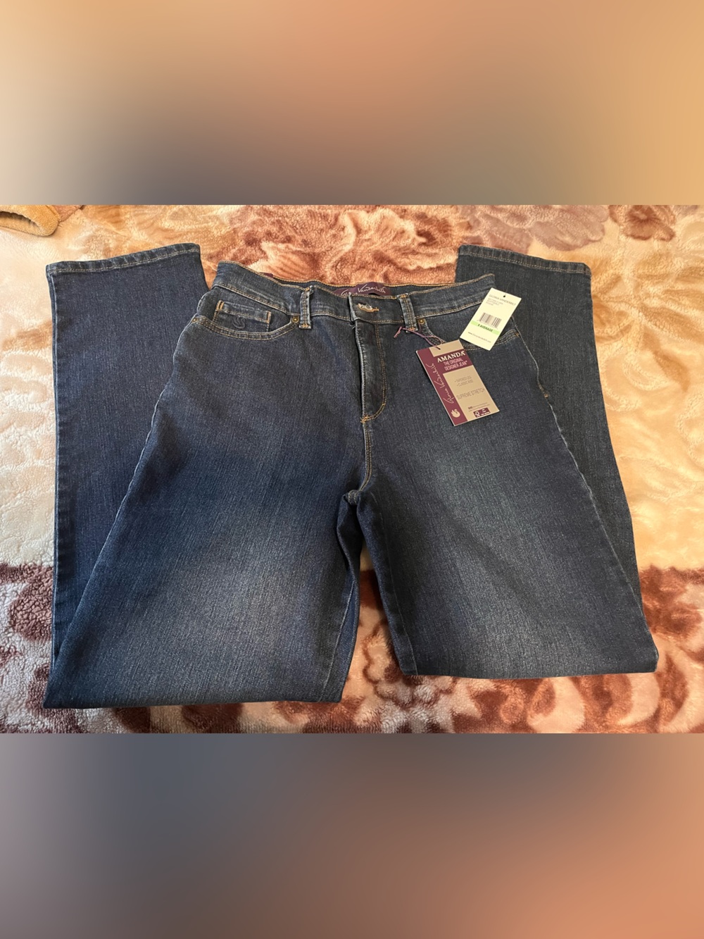 Gloria Vanderbilt : High Waisted Blue Jeans; Size “8” (Scottsdale Wash)